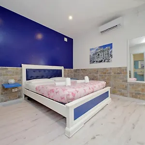 https://lucky-domus-appio.it-romehotels.com