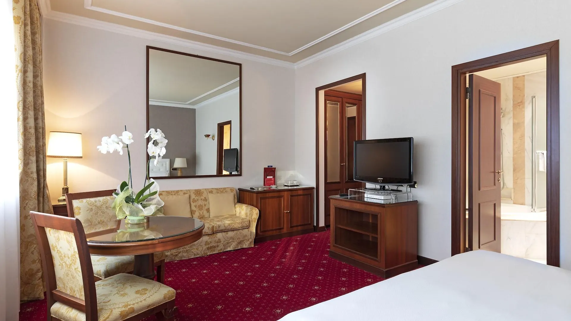Hotel Internazionale Bologne 4*,