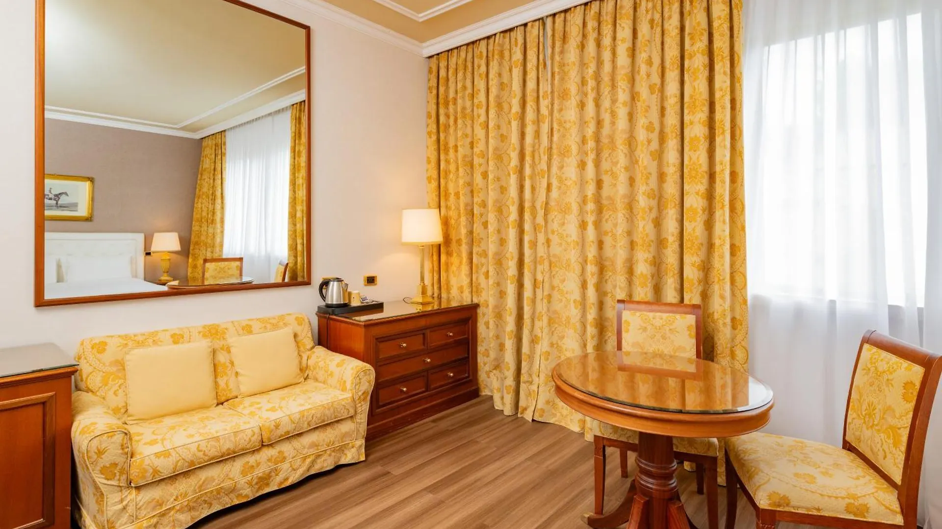 Hotel Internazionale Bologne 4*,
